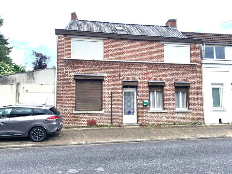 Maison de campagne semi individuelle bâtie sur un beau terra — photo 1