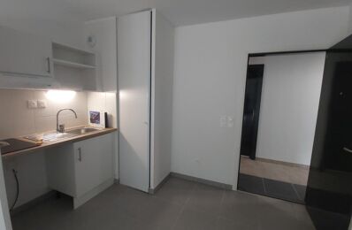 location appartement 601 € CC /mois à proximité de Évenos (83330)
