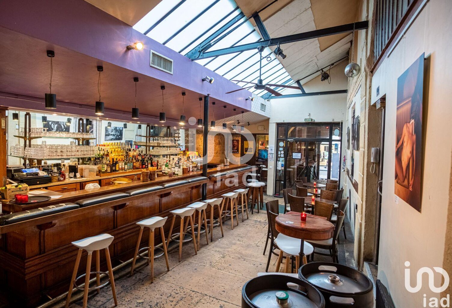 Vente Bar 250 m&sup2; — photo 1
