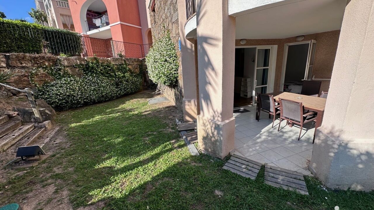 appartement 2 pièces 28 m2 à vendre à Saint-Raphaël (83530)