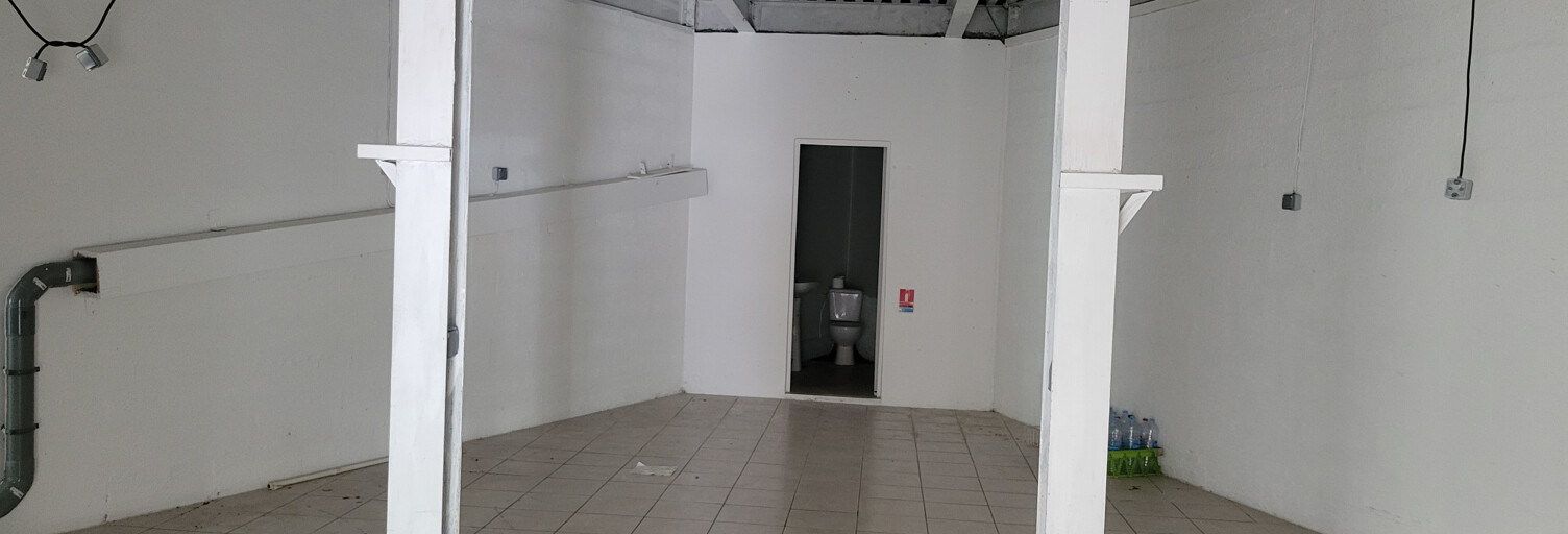 Local industriel  100 m² à louer à Les Abymes (97139)