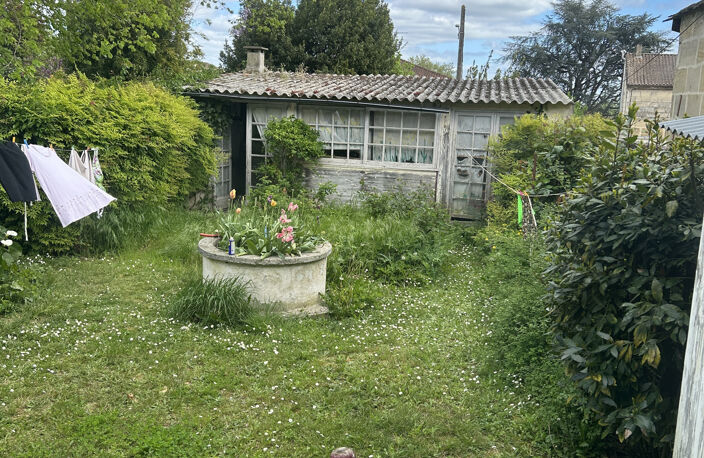 GUITRES Centre du village Maison T4 avec jardin — photo 2