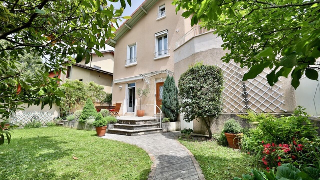 maison 10 pièces 245 m2 à vendre à Lyon 3 (69003)