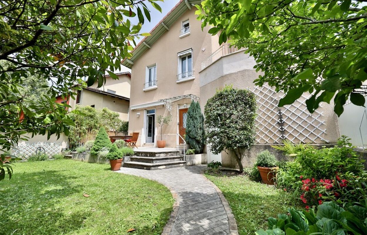 maison 10 pièces 245 m2 à vendre à Lyon 3 (69003)