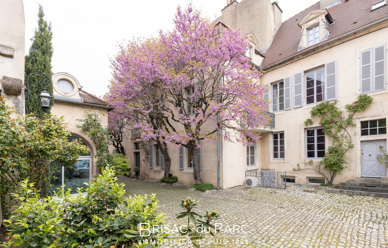 maison 10 pièces 380 m2 à vendre à Dijon (21000)