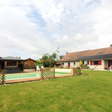 Maison 9 pièces 369000 €