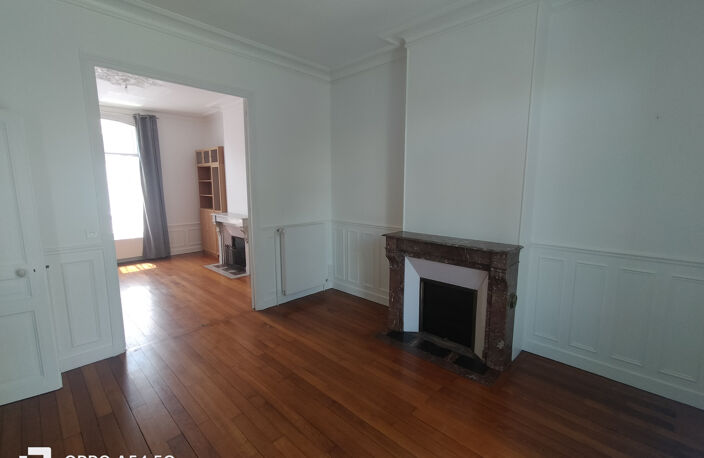 MAISON BOURGEOISE A SENS, CENTRE VILLE, 278M2 TERRAIN CLOS — photo 3