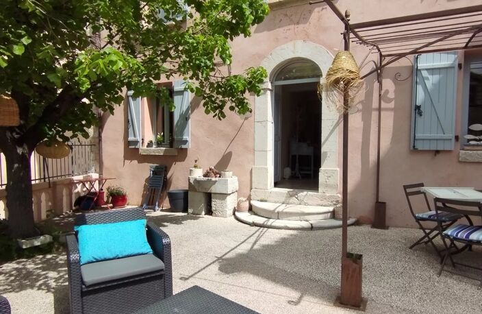 A 20 mn de VENCE, superbe maison de village avec terrasse et studio. — photo 2