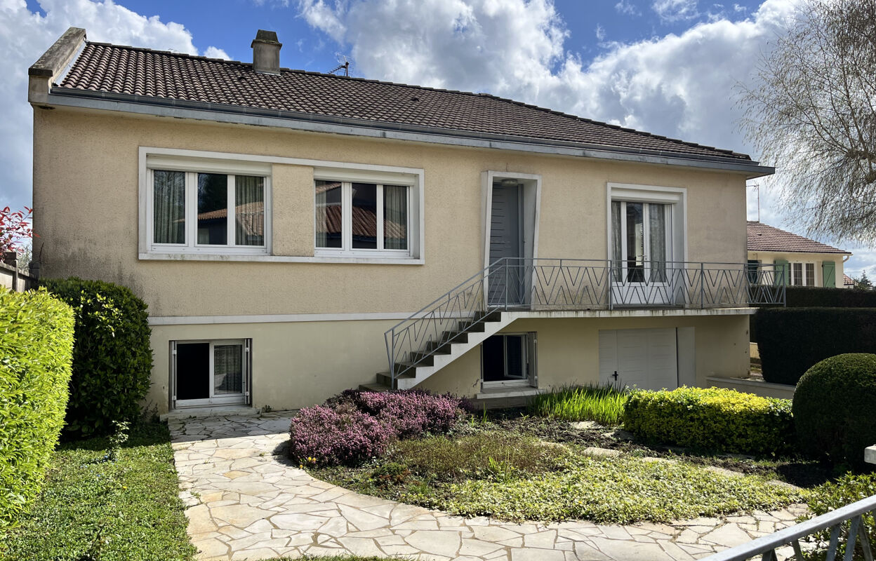 maison 5 pièces 140 m2 à vendre à Bressuire (79300)