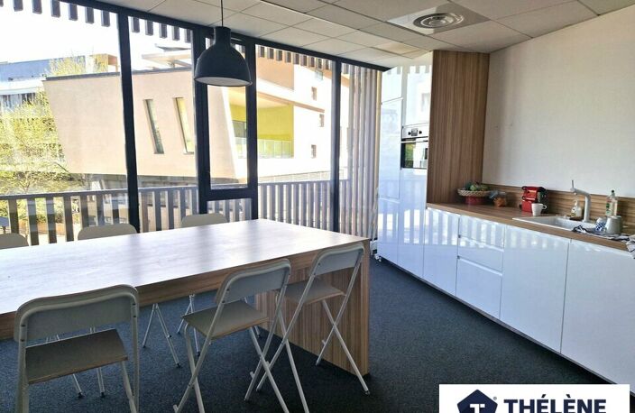 BUREAUX à LOUER — photo 2
