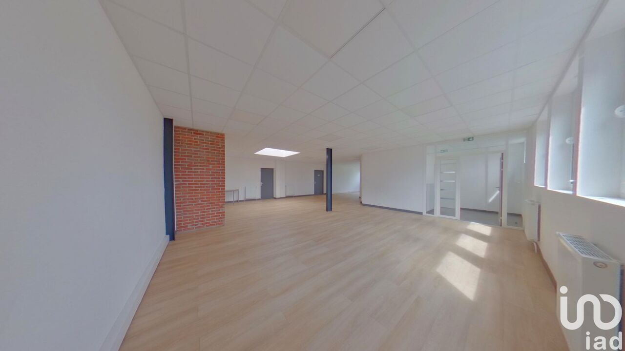 bureau  pièces 150 m2 à louer à Vaux-le-Pénil (77000)