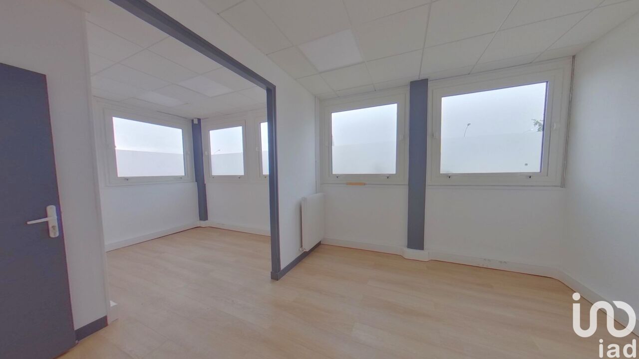 bureau  pièces 30 m2 à louer à Vaux-le-Pénil (77000)