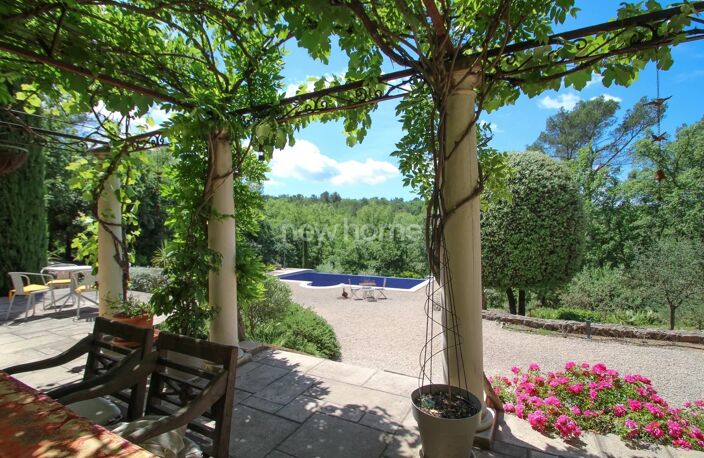 Belle villa 6 chambres, double garage et piscine — photo 3