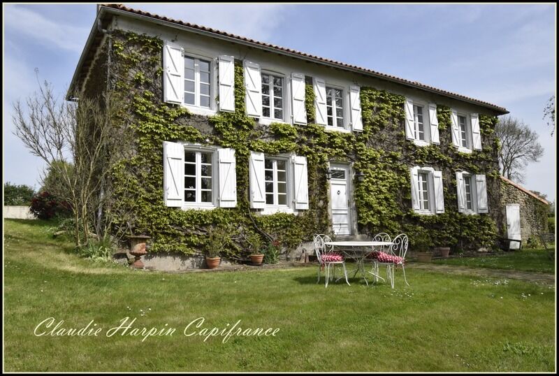 Villa / Maison 5 pièces  à vendre Parthenay 79200