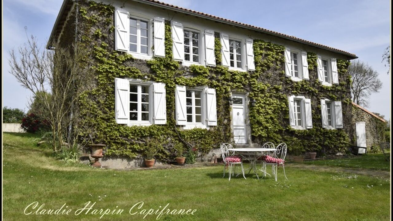 maison 5 pièces 189 m2 à vendre à Parthenay (79200)