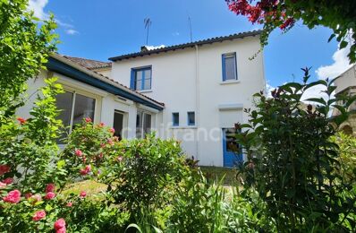 vente maison 183 000 € à proximité de Auge-Saint-Médard (16170)