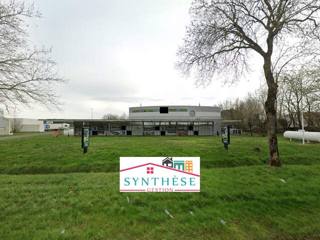 Commerce 447 m² à Saintes — photo du bien