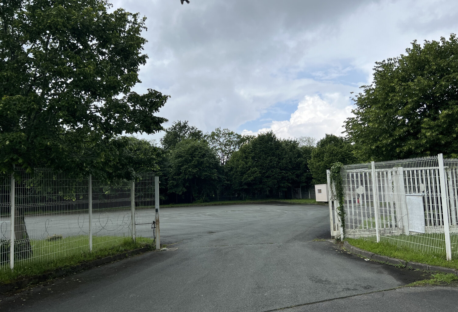 Vente terrain   Saintes (17100) — photo 1