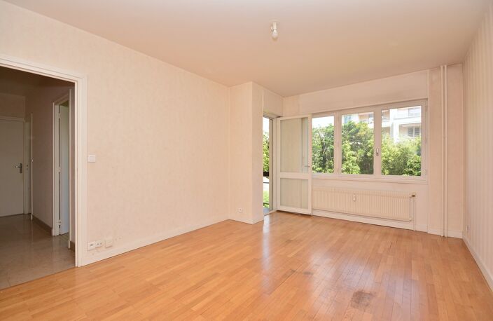 Parking + Appartement + Annexe — photo 2