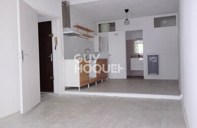 location appartement 475 € CC /mois à proximité de Sarrians (84260)