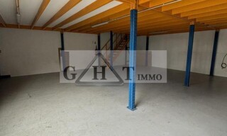Local industriel  220 m² à louer à Montreuil (93100)