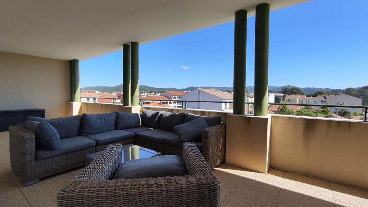 appartement 3 pièces 65 m2 à vendre à La Londe-les-Maures (83250)