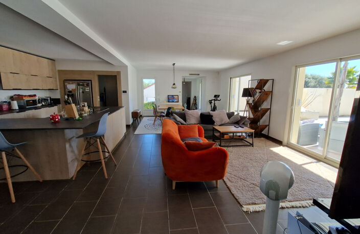 TRES JOLIE CONTEMPORAINE DE PLAIN PIED — photo 2