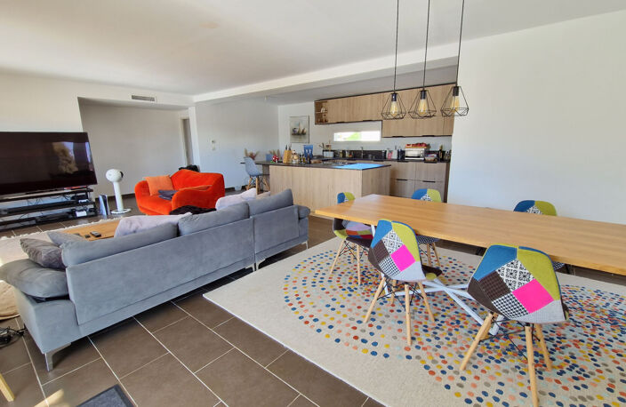 TRES JOLIE CONTEMPORAINE DE PLAIN PIED — photo 3