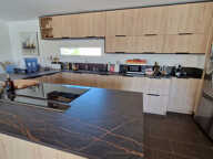 TRES JOLIE CONTEMPORAINE DE PLAIN PIED — photo 4