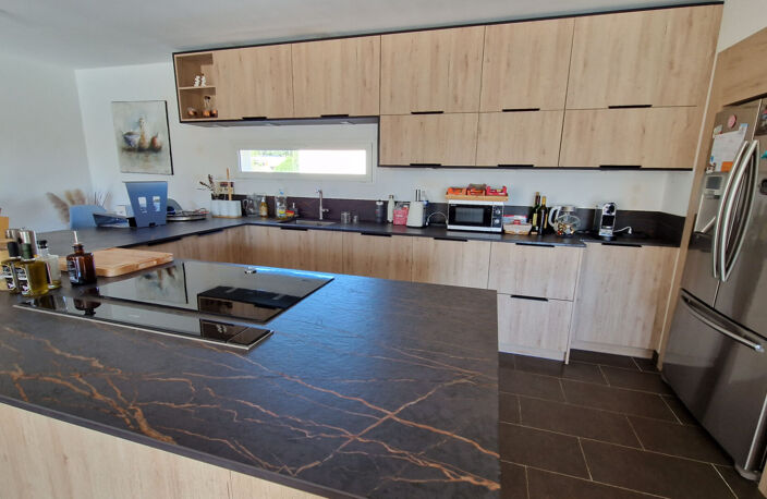 TRES JOLIE CONTEMPORAINE DE PLAIN PIED — photo 4
