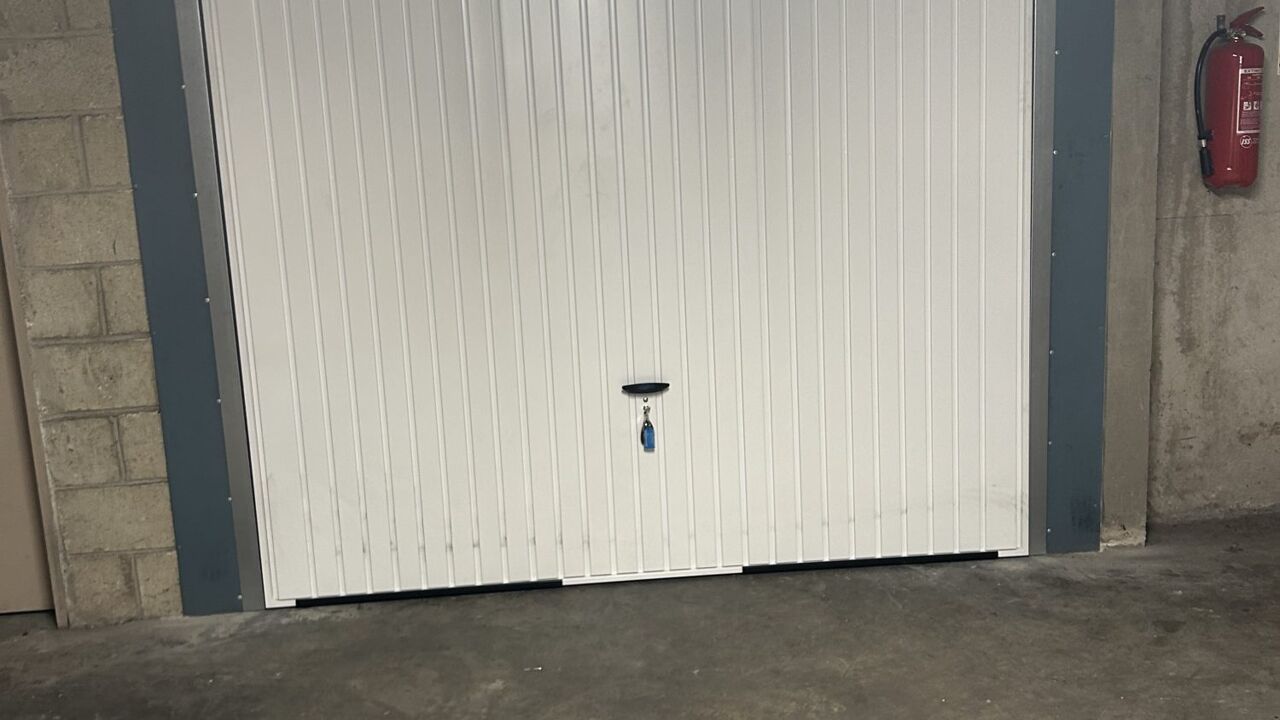 garage  pièces 14 m2 à louer à Reims (51100)