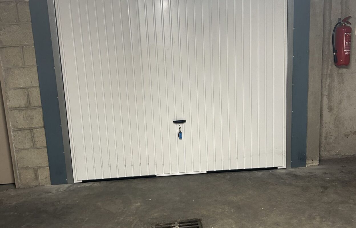 garage  pièces 14 m2 à louer à Reims (51100)