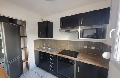 location appartement 560 € CC /mois à proximité de Petite-Forêt (59494)