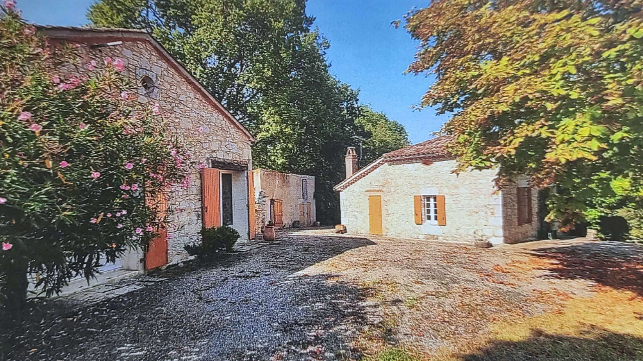 maison 5 pièces 265 m2 à vendre à Saint-Pierre-de-Clairac (47270)