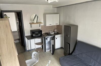 location appartement 410 € CC /mois à proximité de Soucelles (49140)