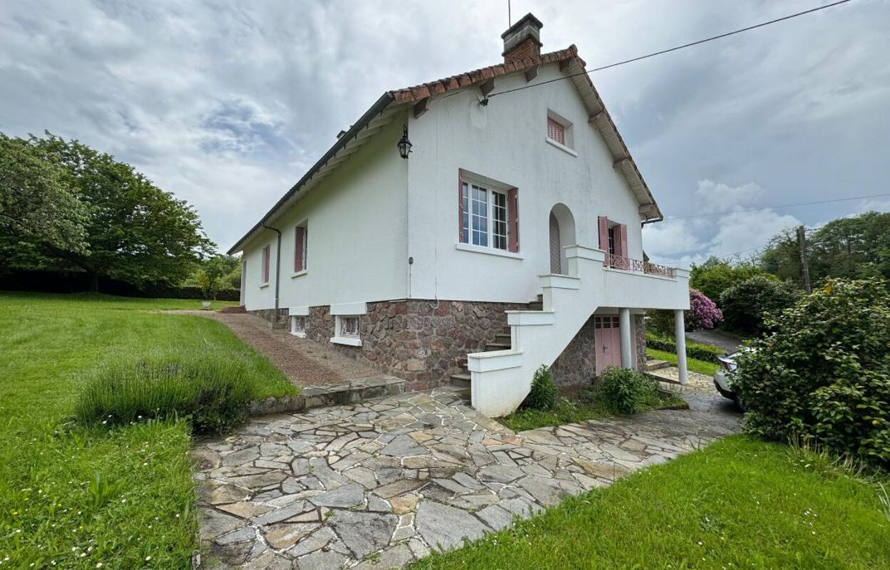 maison 7 pièces 137 m2 à vendre à Chassenon (16150)