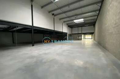 Local industriel  1700550 €