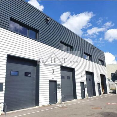 Local industriel 210 m²