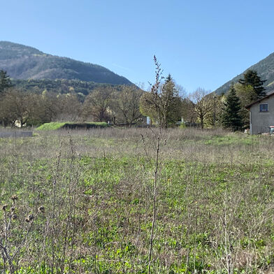 Terrain 707 m²