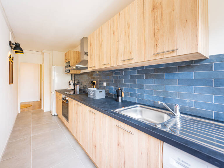 À louer   Appartement T4 de 76 m2 - Bas de Saint-François — photo 1
