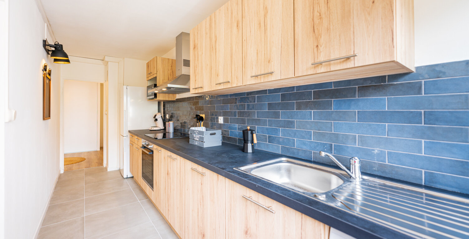 À louer   Appartement T4 de 76 m2 - Bas de Saint-François — photo 1