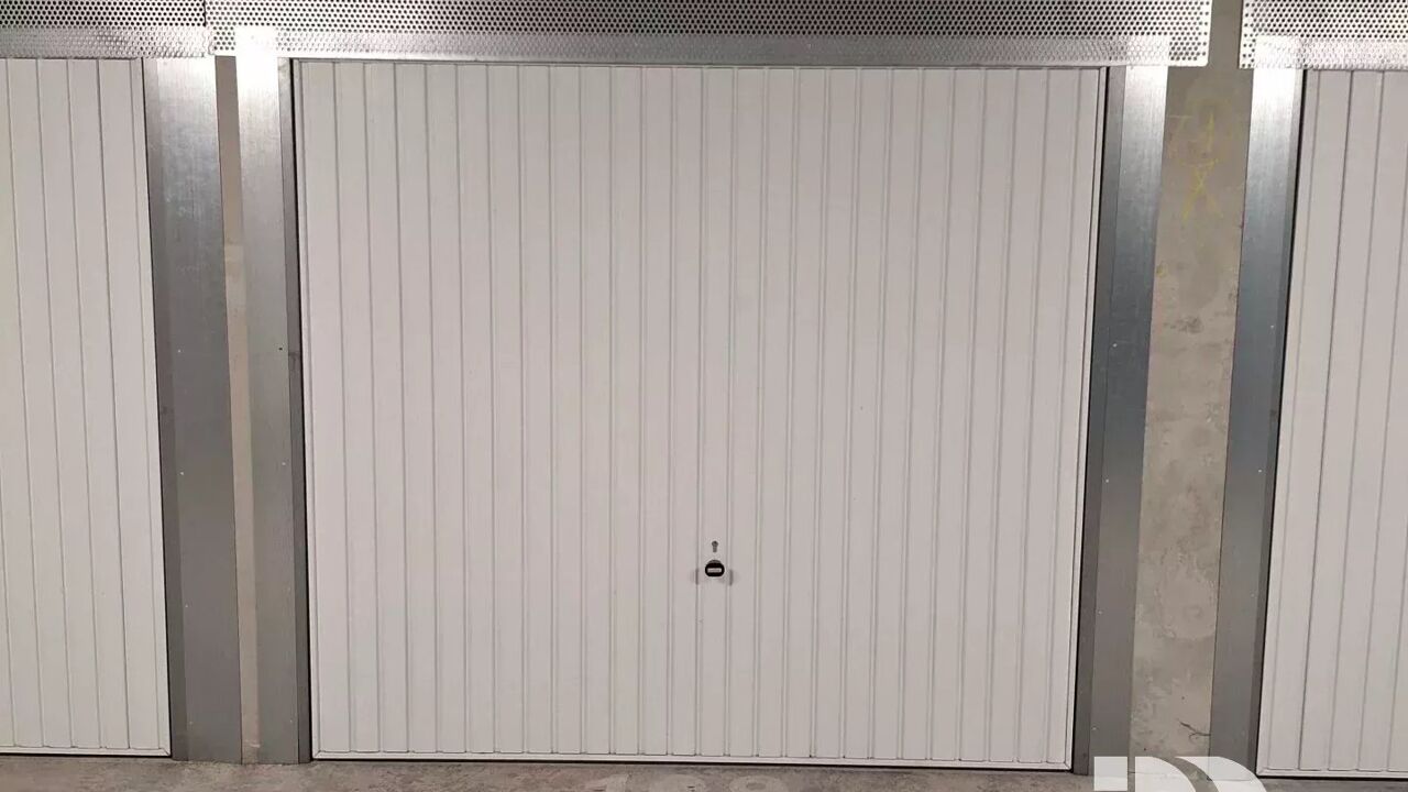 garage  pièces 25 m2 à louer à Nice (06200)