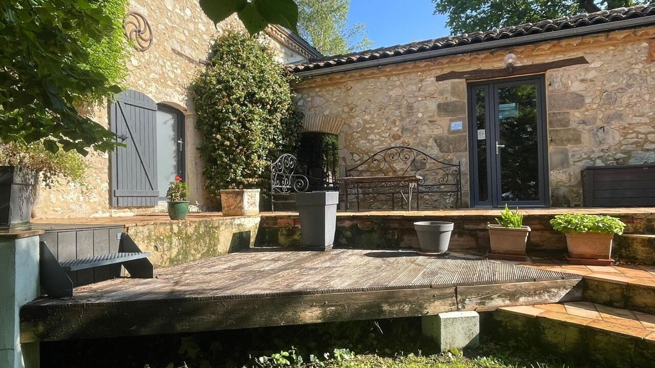 maison 6 pièces 305 m2 à vendre à Beaugas (47290)