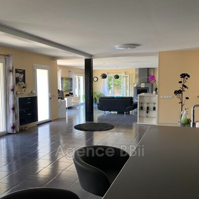 Maison 3 pièces 151 m²