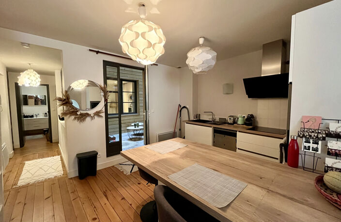 BORDEAUX HYPER CENTRE - APPARTEMENT TYPE 3 AVEC PATIO — photo 2