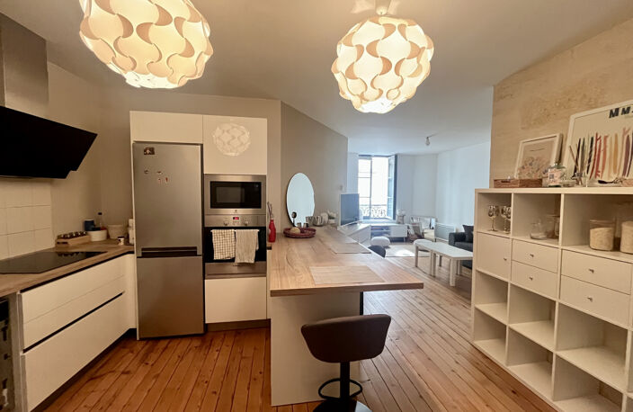 BORDEAUX HYPER CENTRE - APPARTEMENT TYPE 3 AVEC PATIO — photo 3