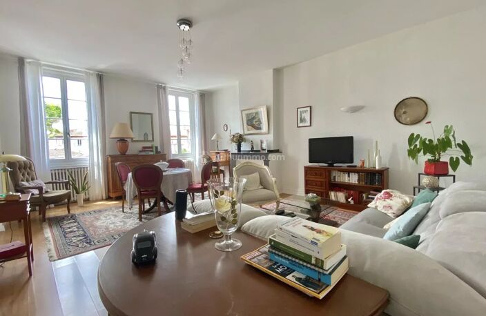 Quartier Madeleine, grand appartement T3 — photo 2