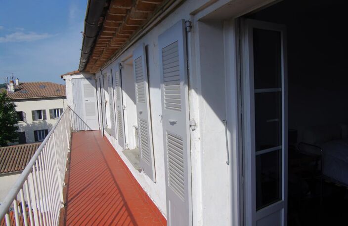DRAGUIGNAN CENTRE VILLE APPARTEMENT T2 3ème étage — photo 2