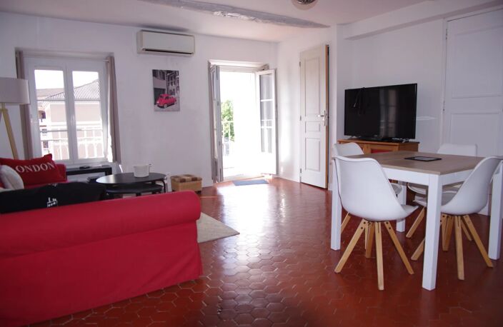 DRAGUIGNAN CENTRE VILLE APPARTEMENT T2 3ème étage — photo 3
