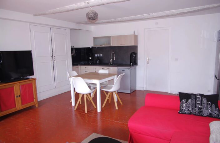 DRAGUIGNAN CENTRE VILLE APPARTEMENT T2 3ème étage — photo 4